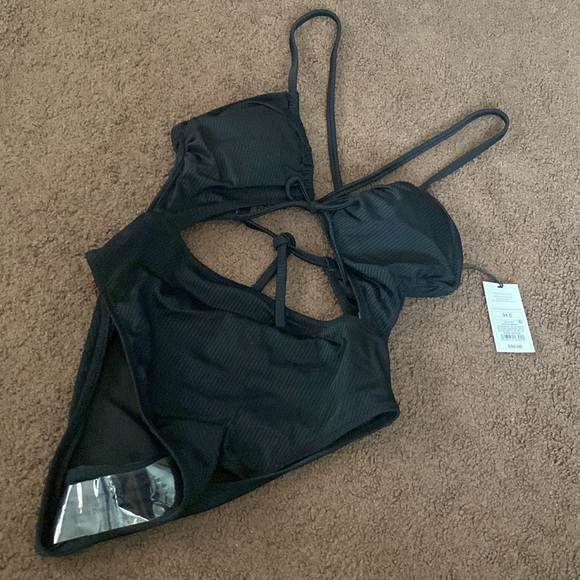 Nwt- shade shore extra cheeky one piece swim suit. 34C - Picture 8 of 10